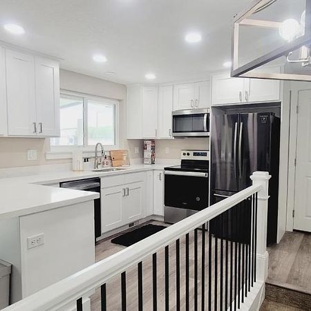 3 Bed 2 Bath Full Accessible Townhome In Heart Of Slc 南约旦 外观 照片